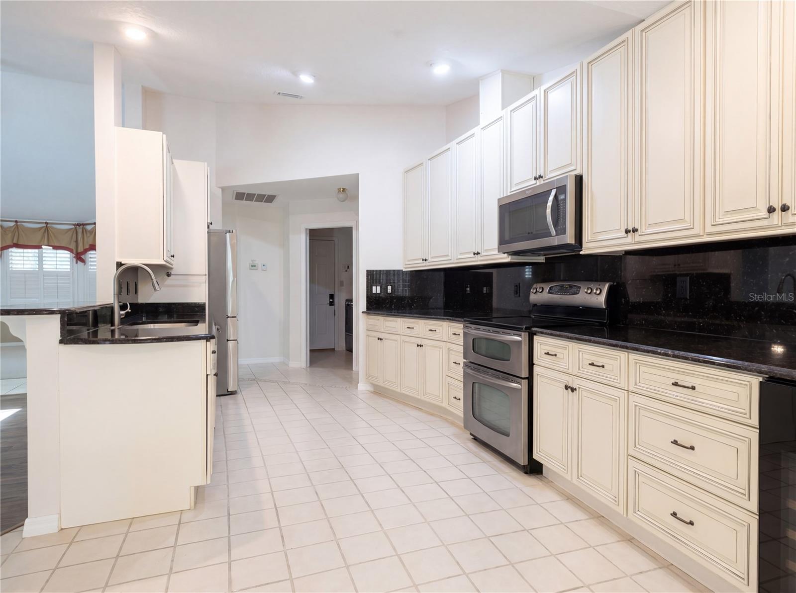 ESTATES AT BENT OAKS - Residential
