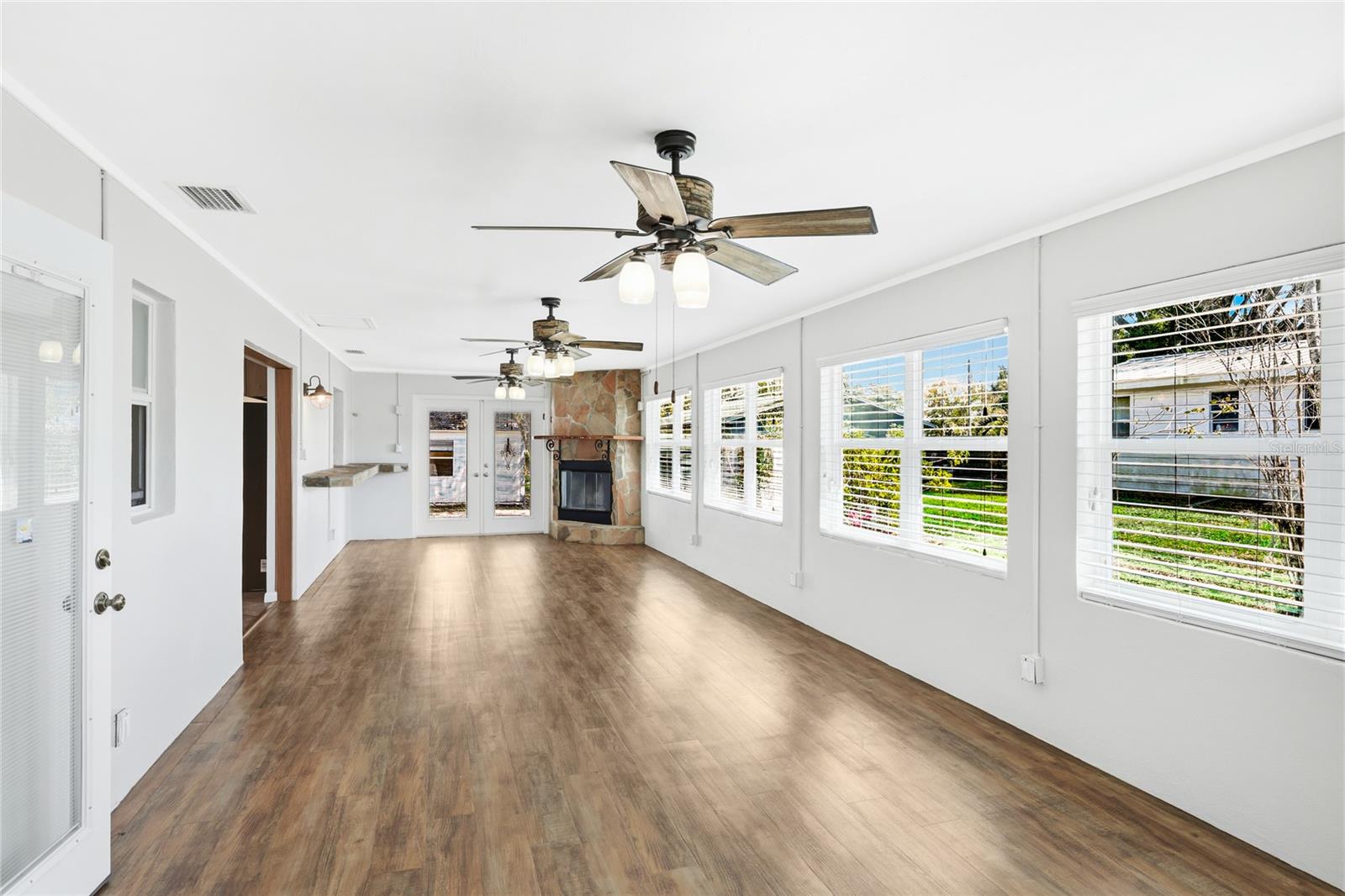 RESTFUL PINES - Residential Lease