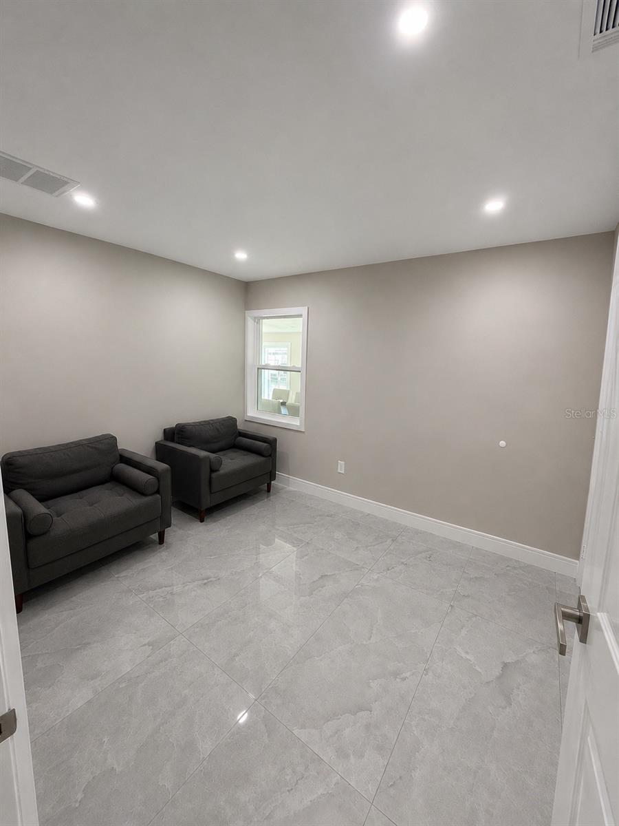 TAMPA SHORES INC #1 UN 1A REP - Residential