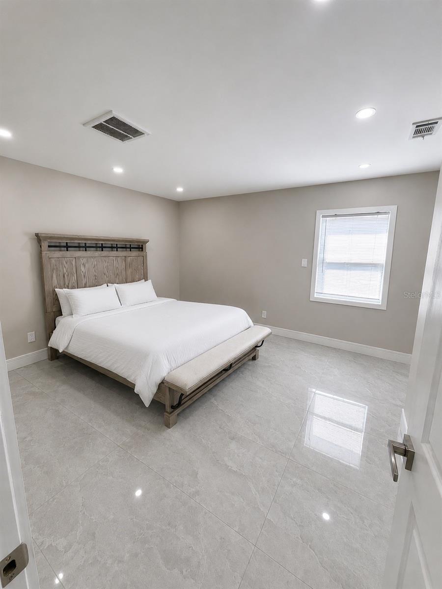 TAMPA SHORES INC #1 UN 1A REP - Residential