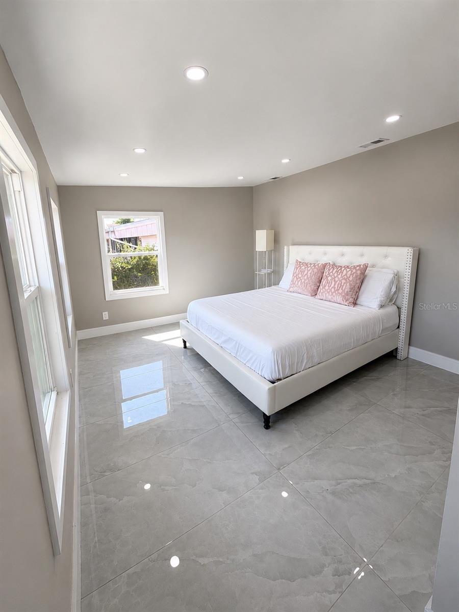 TAMPA SHORES INC #1 UN 1A REP - Residential