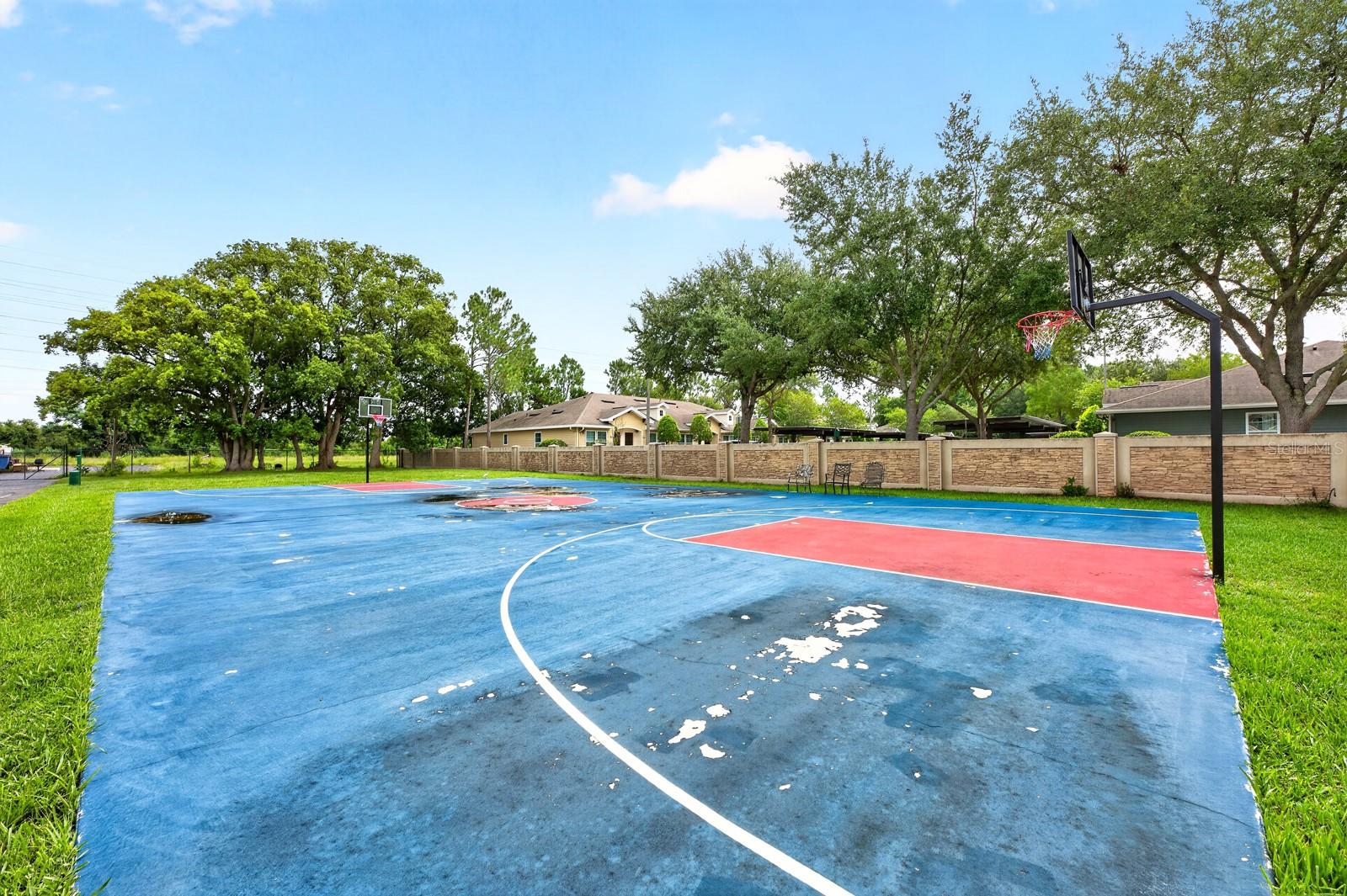 PERSHING OAKS - Residential