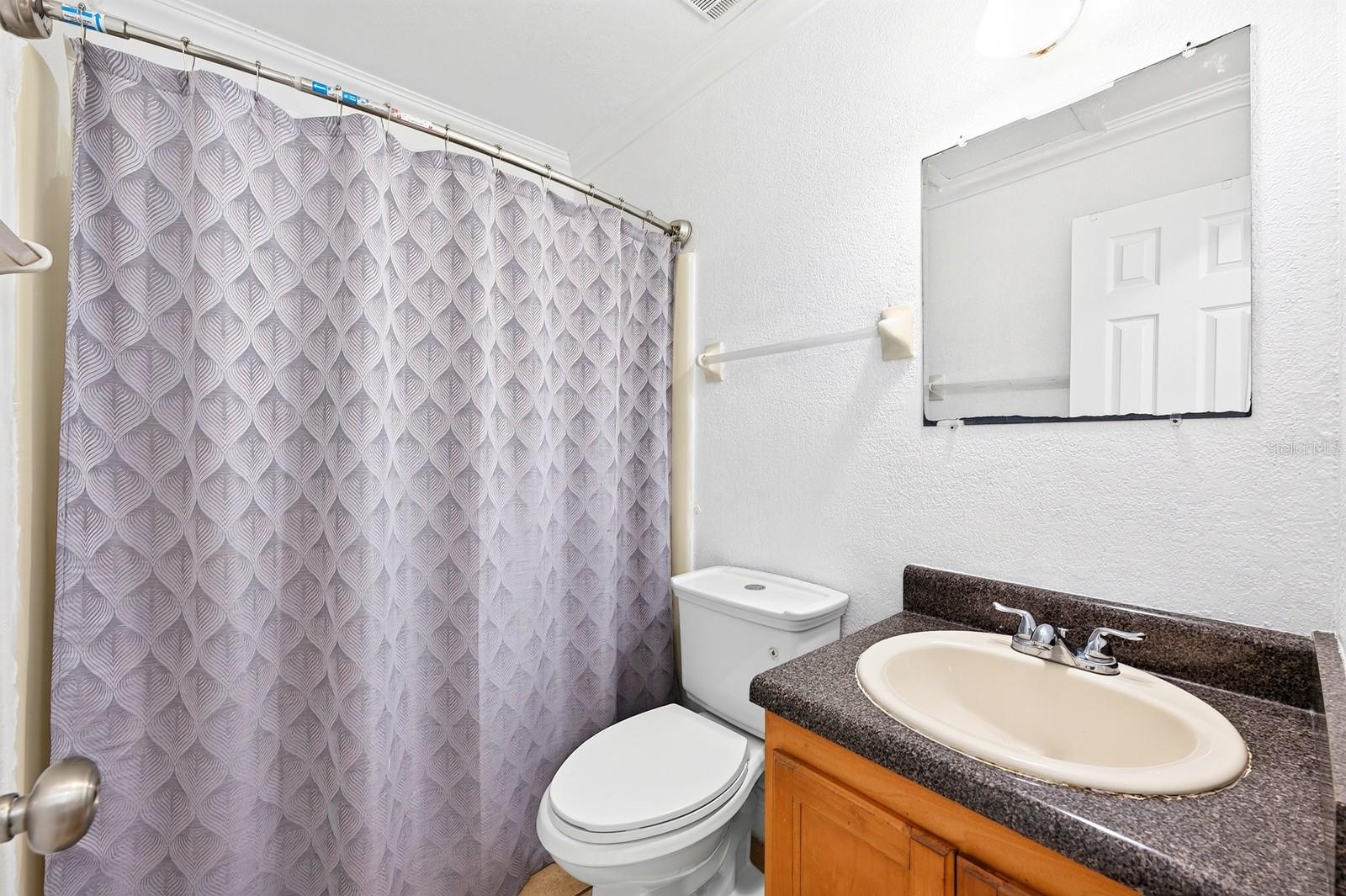 PERSHING OAKS - Residential