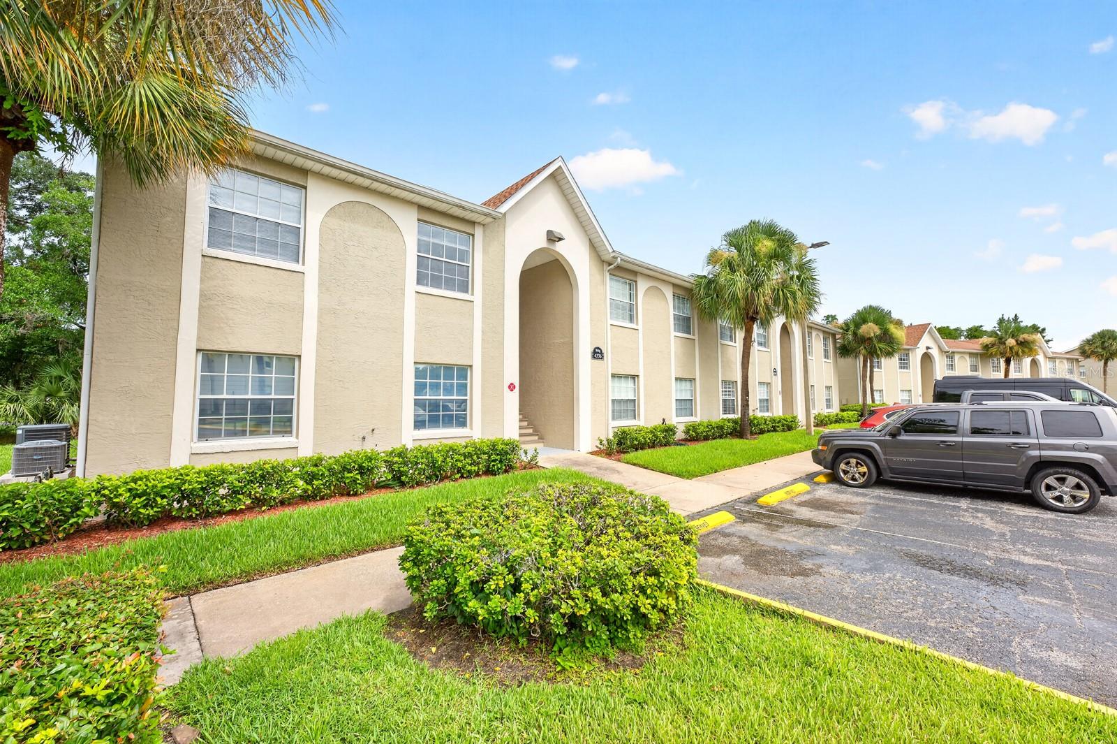PERSHING OAKS - Residential