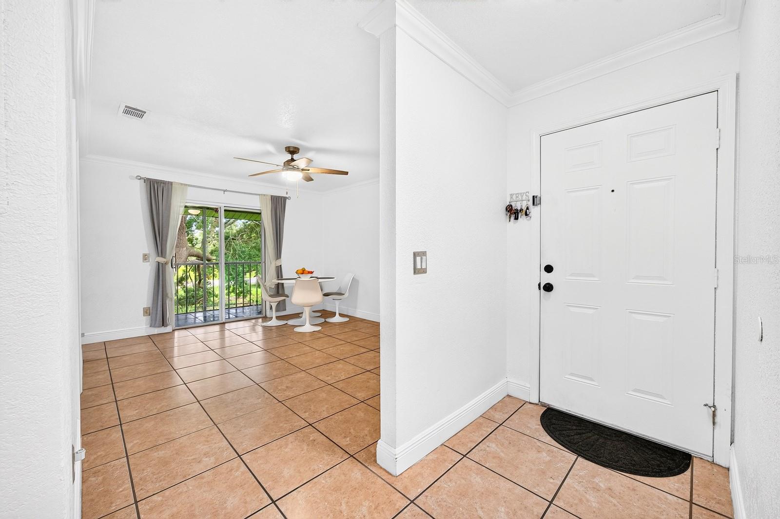 PERSHING OAKS - Residential