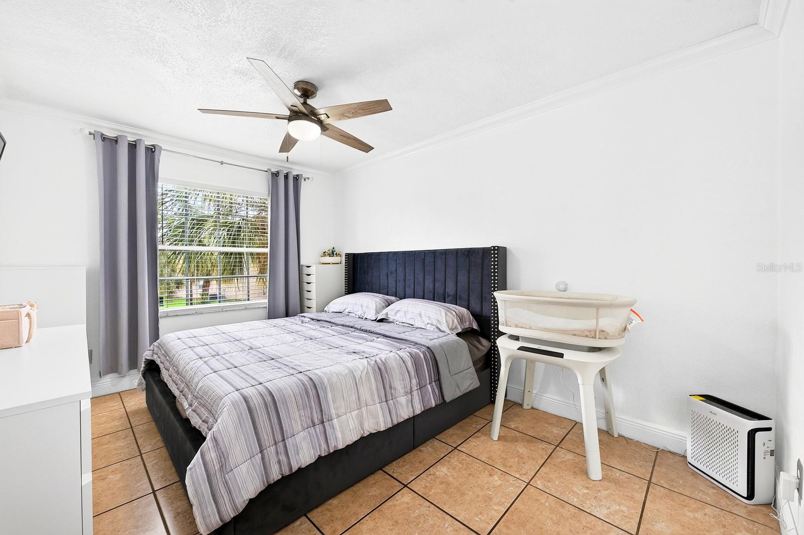 PERSHING OAKS - Residential