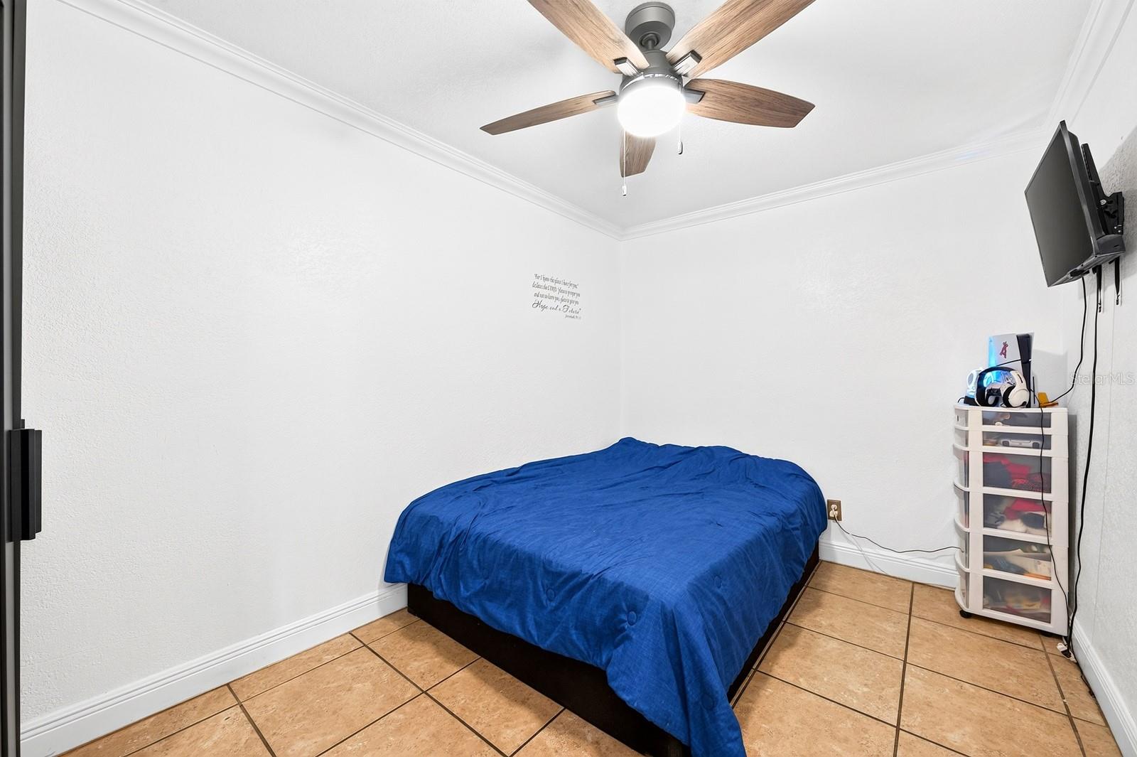 PERSHING OAKS - Residential