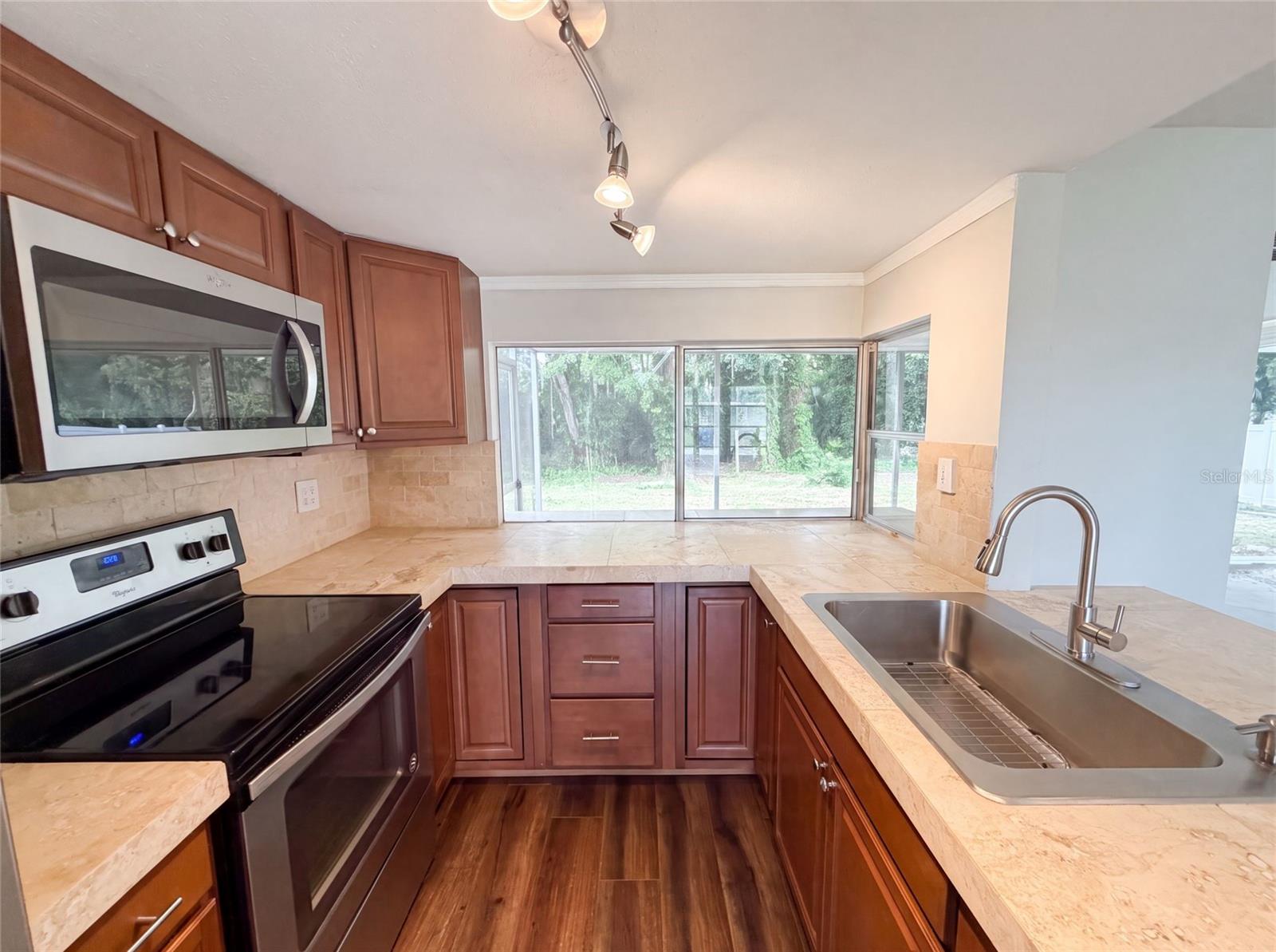 BEACON SQUARE - Residential