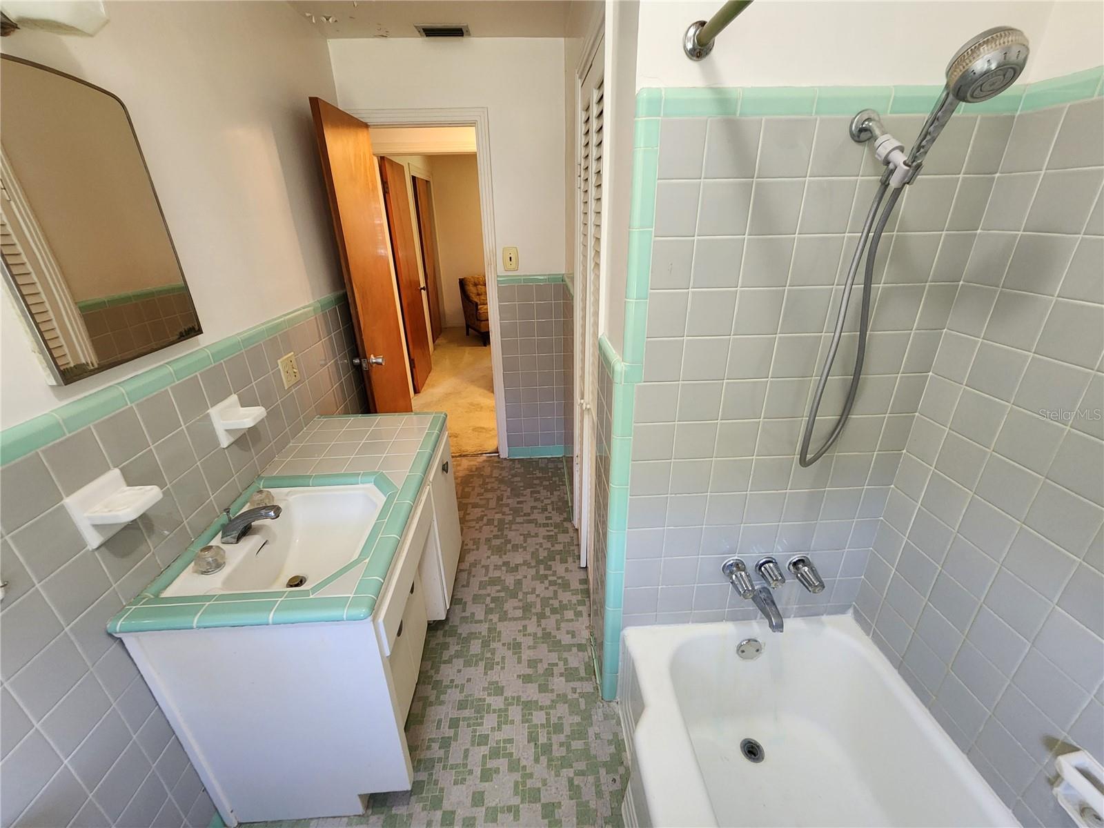 CAMPHOR HEIGHTS - Residential