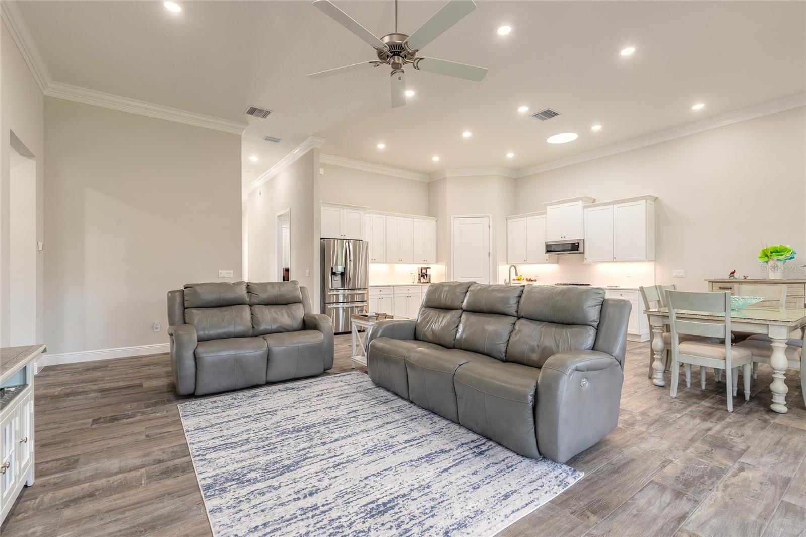 PALMS PH 5 - Residential