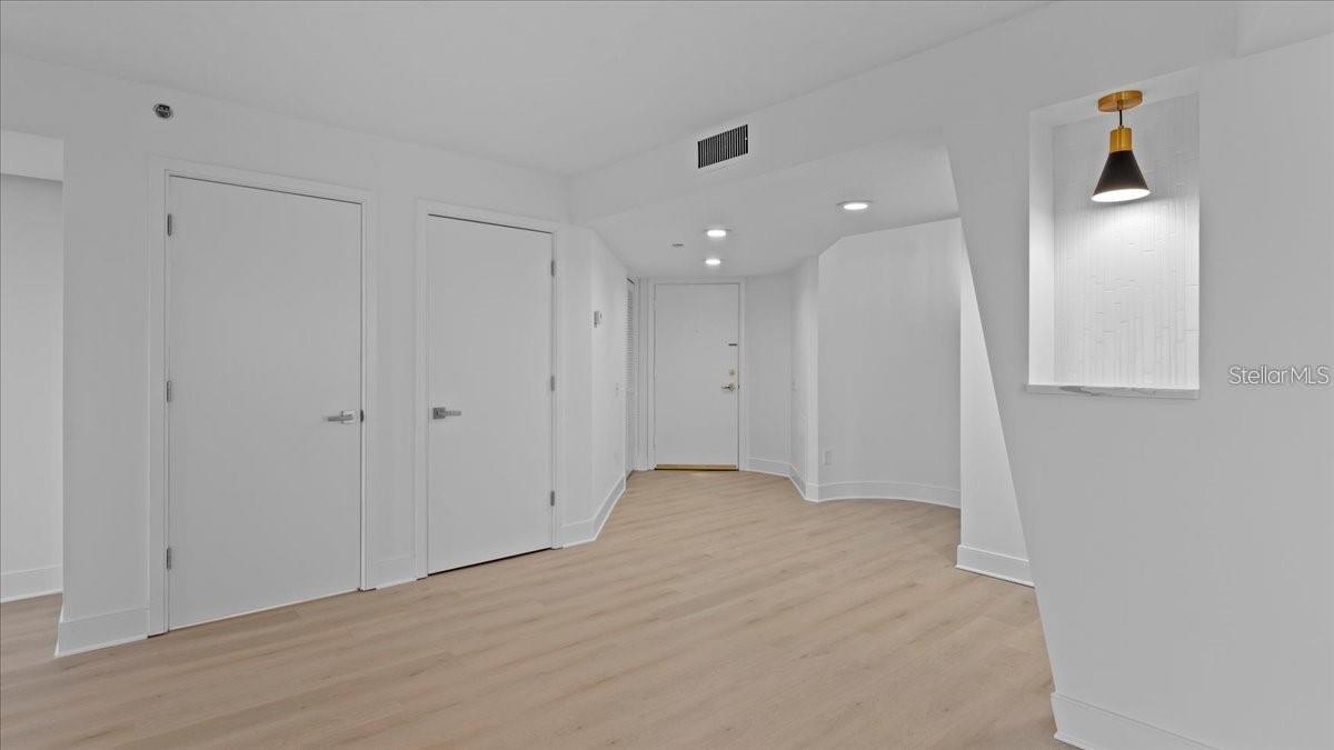 PARK LAKE TOWERS - Residential