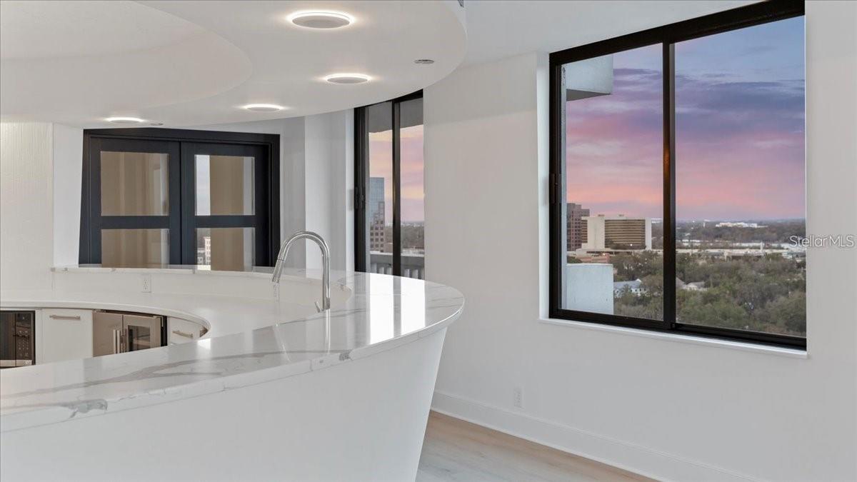 PARK LAKE TOWERS - Residential