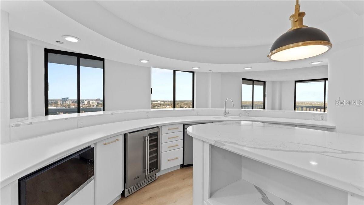 PARK LAKE TOWERS - Residential