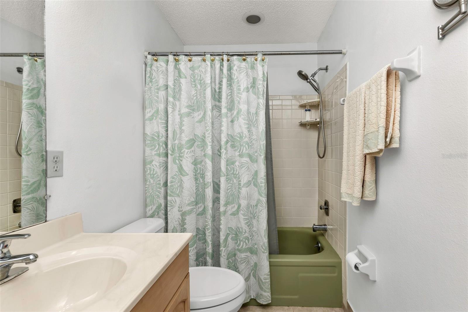 VILLAGE AT WILDFLOWER CC PH 01 B - Residential