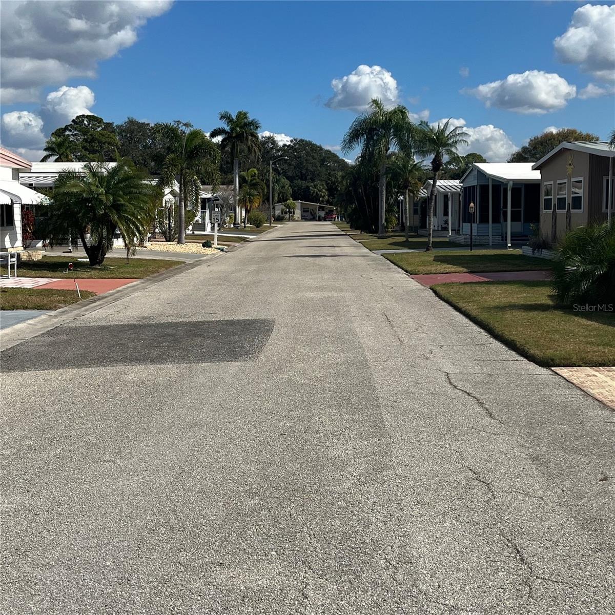 PALM LAKE ESTATES - Residential