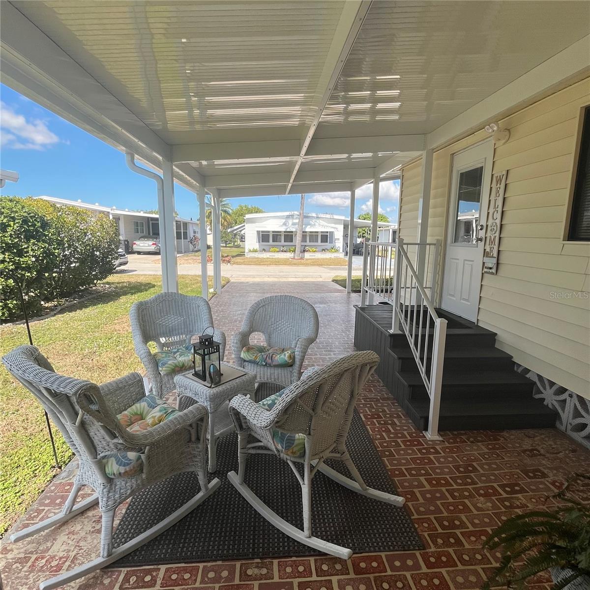 PALM LAKE ESTATES - Residential