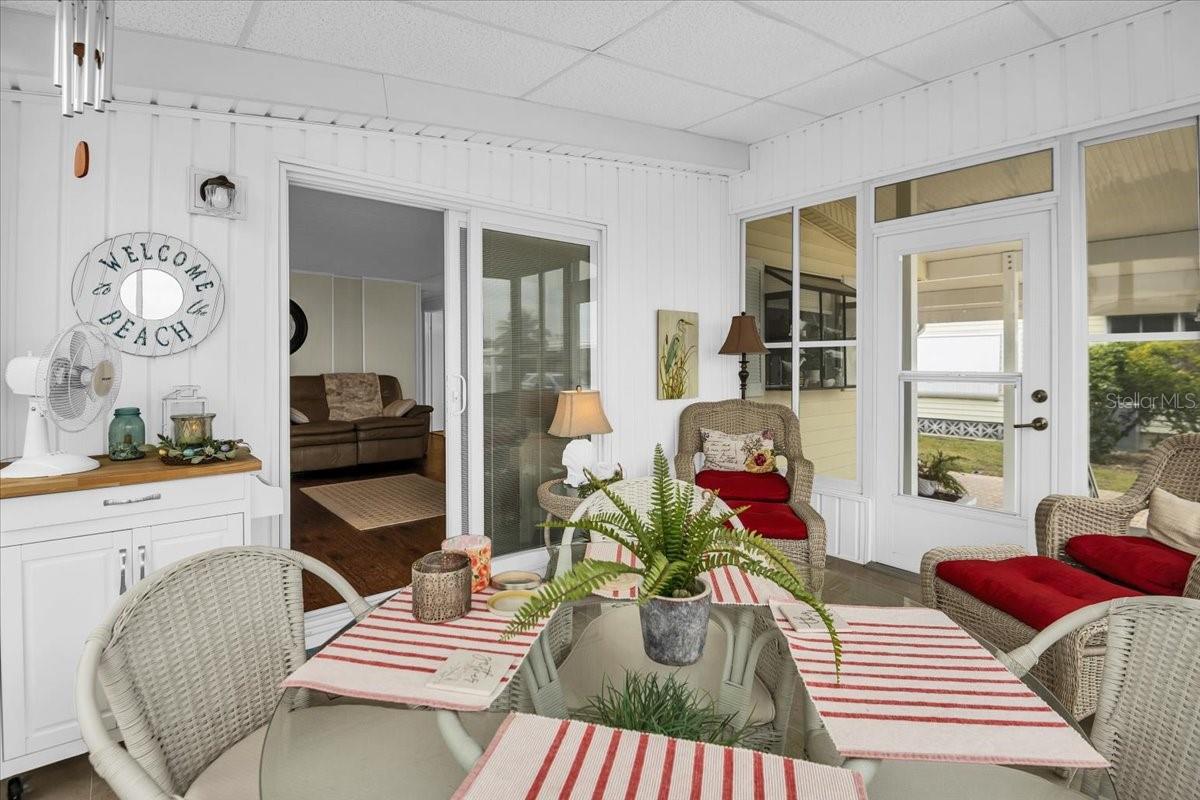 PALM LAKE ESTATES - Residential
