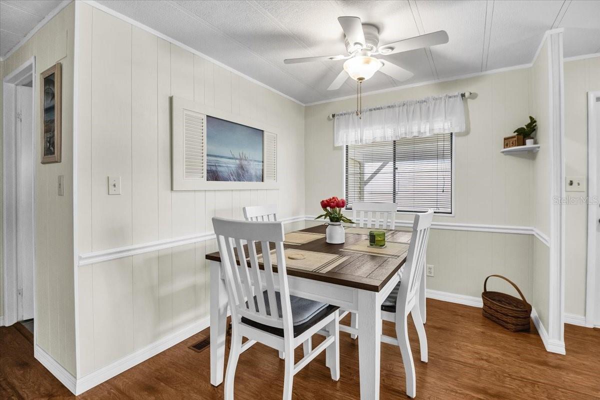 PALM LAKE ESTATES - Residential