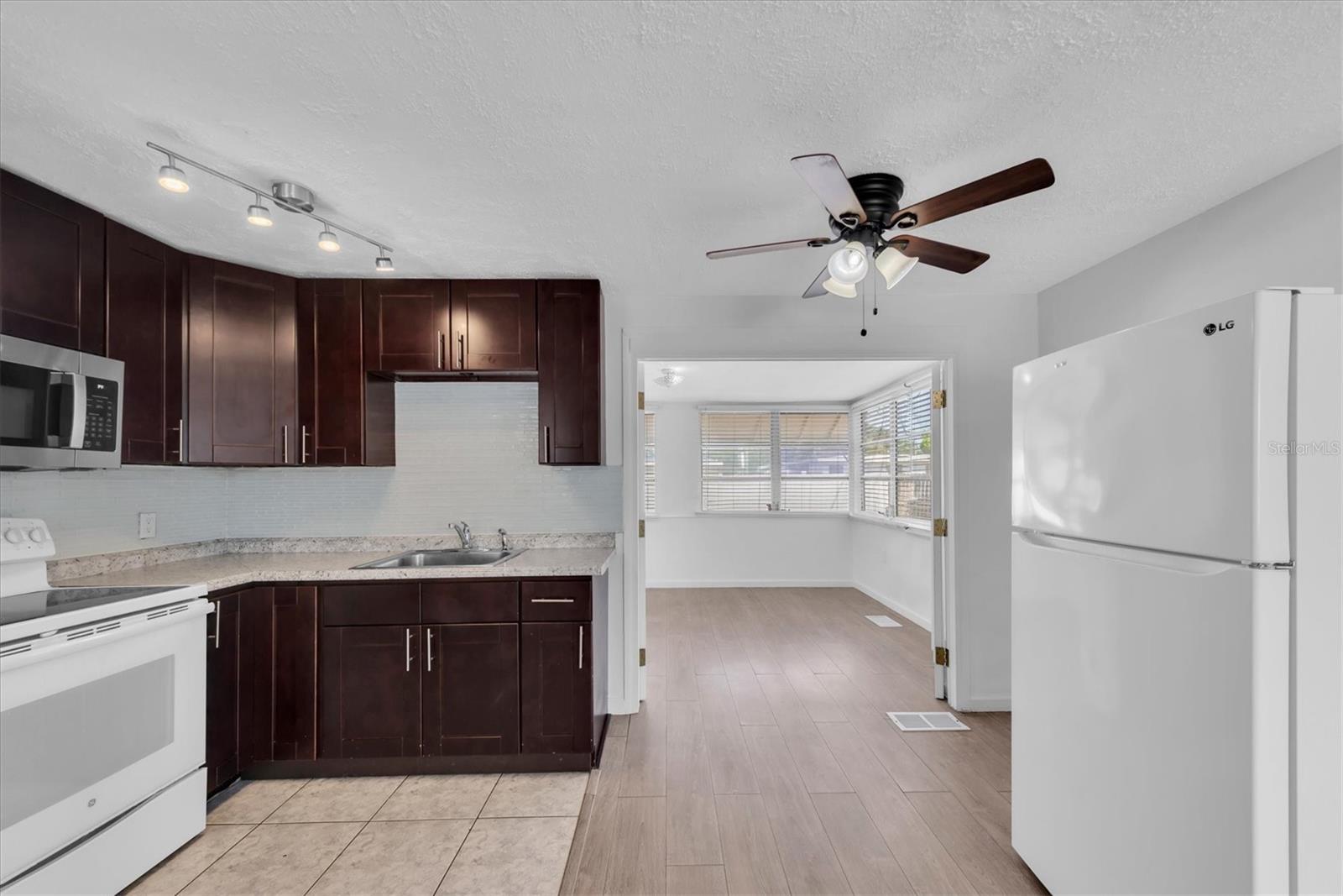 ORANGE LAKE VILLAGE - Residential