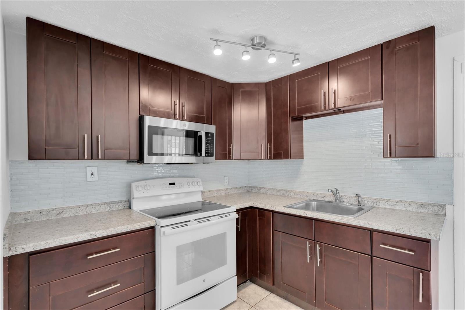 ORANGE LAKE VILLAGE - Residential
