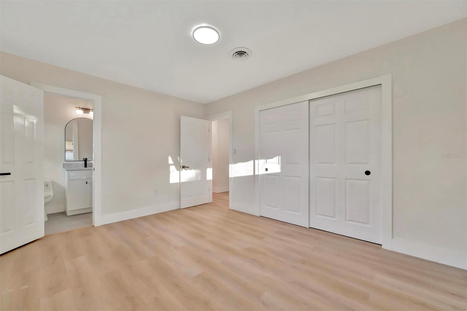 SOUTH GATE - Residential