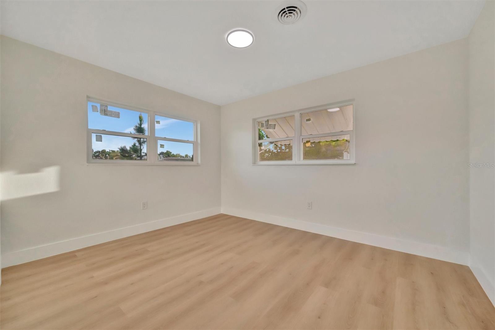 SOUTH GATE - Residential