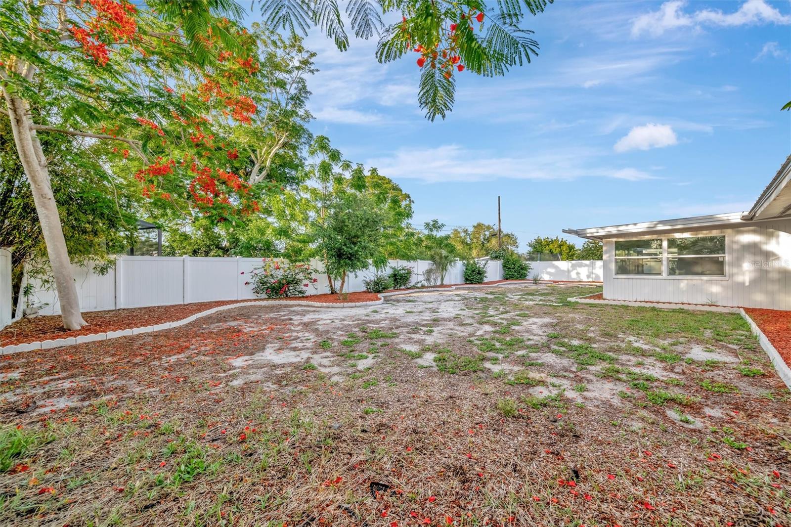 SOUTH GATE - Residential