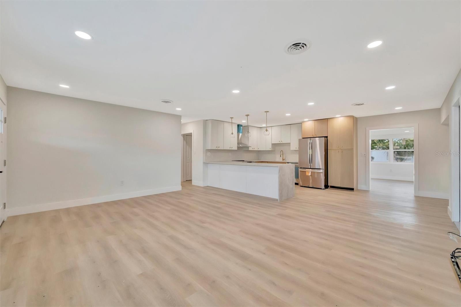 SOUTH GATE - Residential