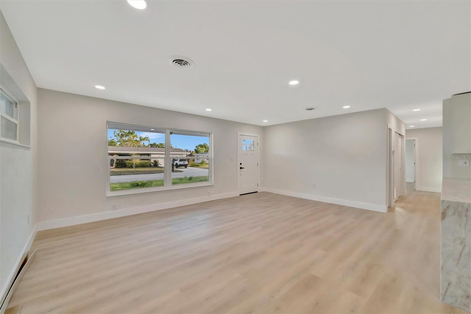 SOUTH GATE - Residential