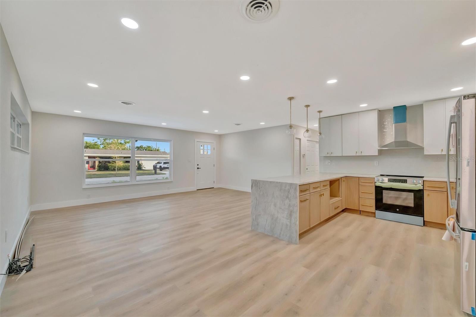 SOUTH GATE - Residential