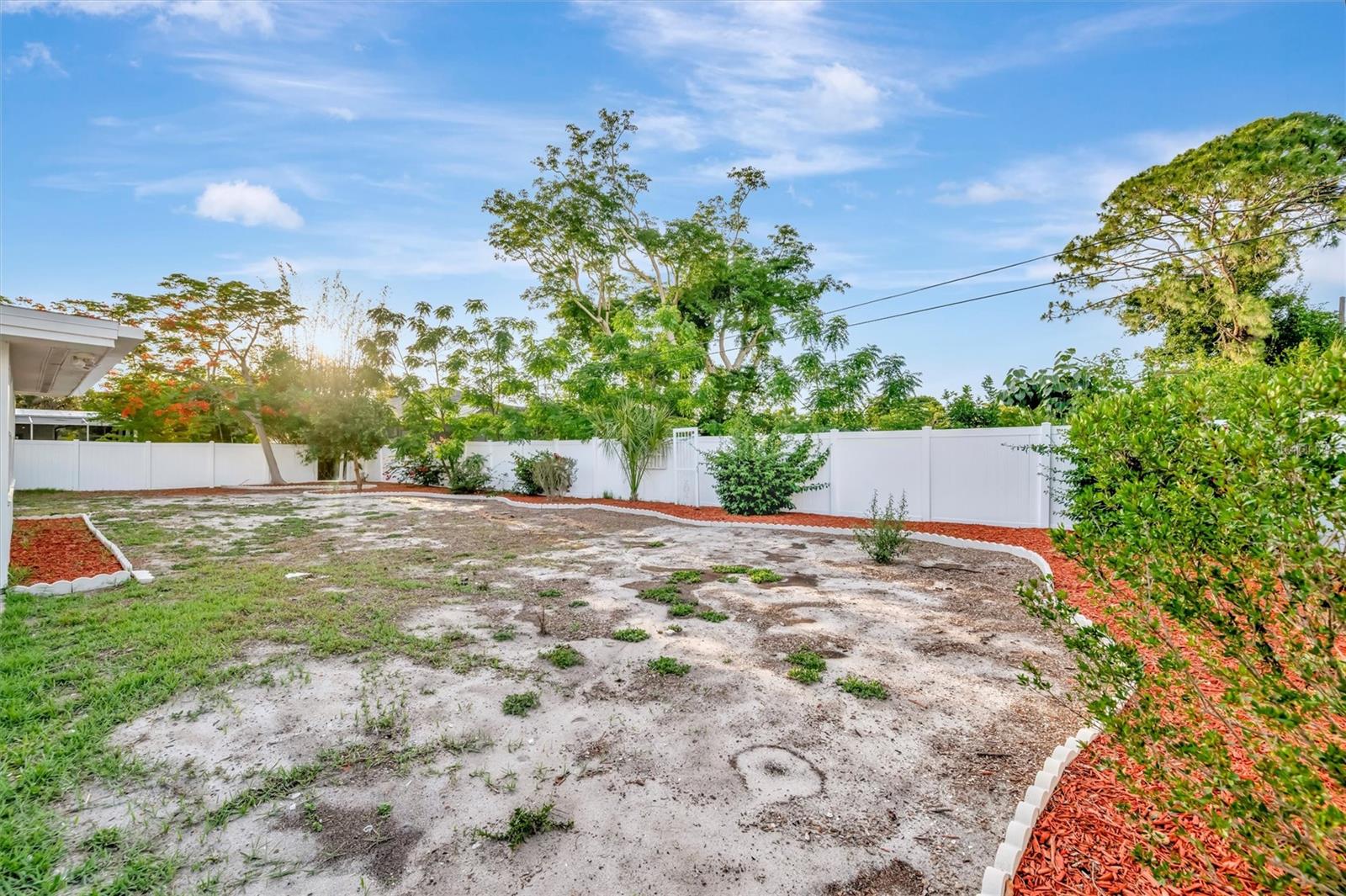 SOUTH GATE - Residential