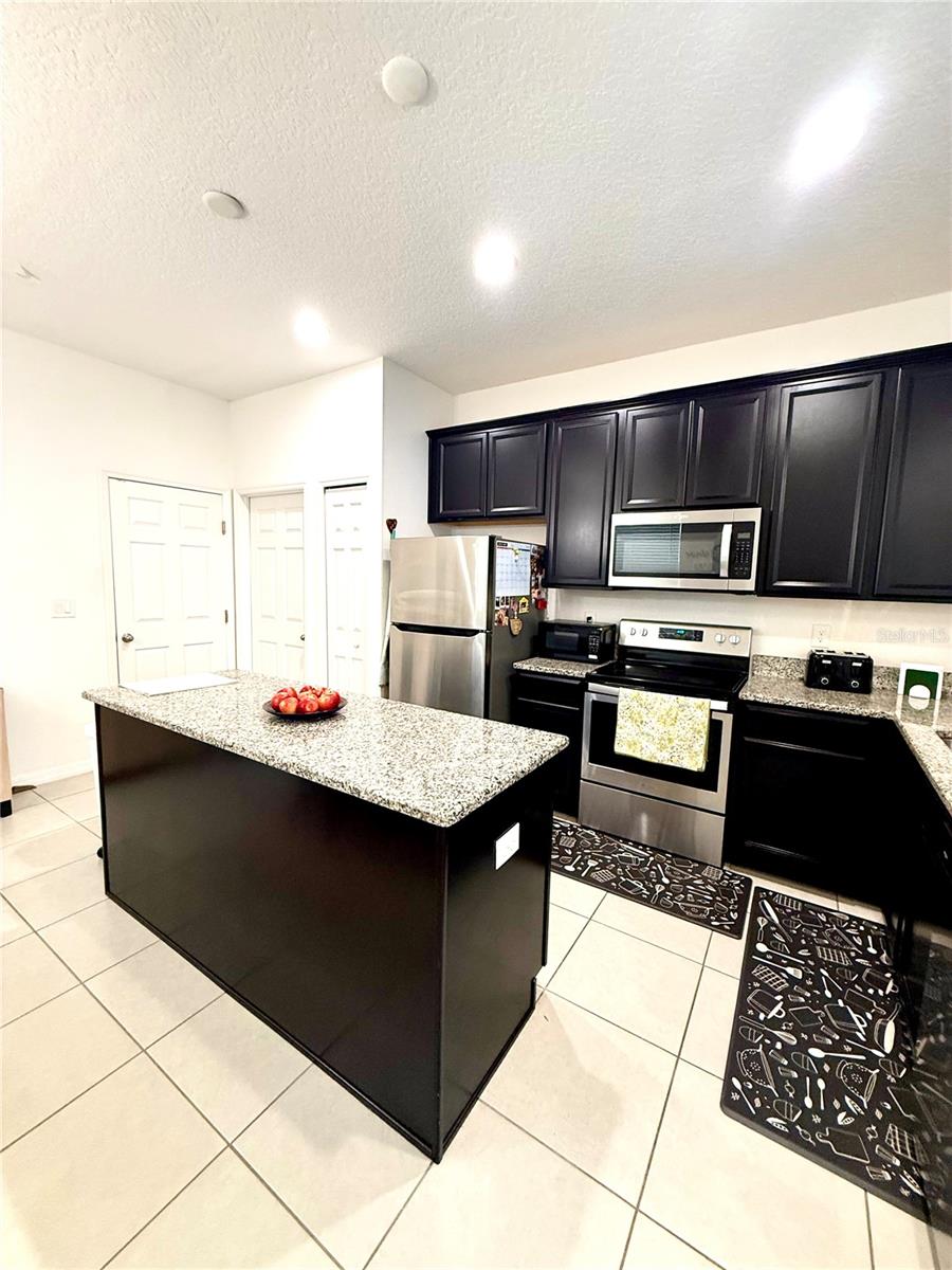 SAWGRASS LNDGS - Residential Lease