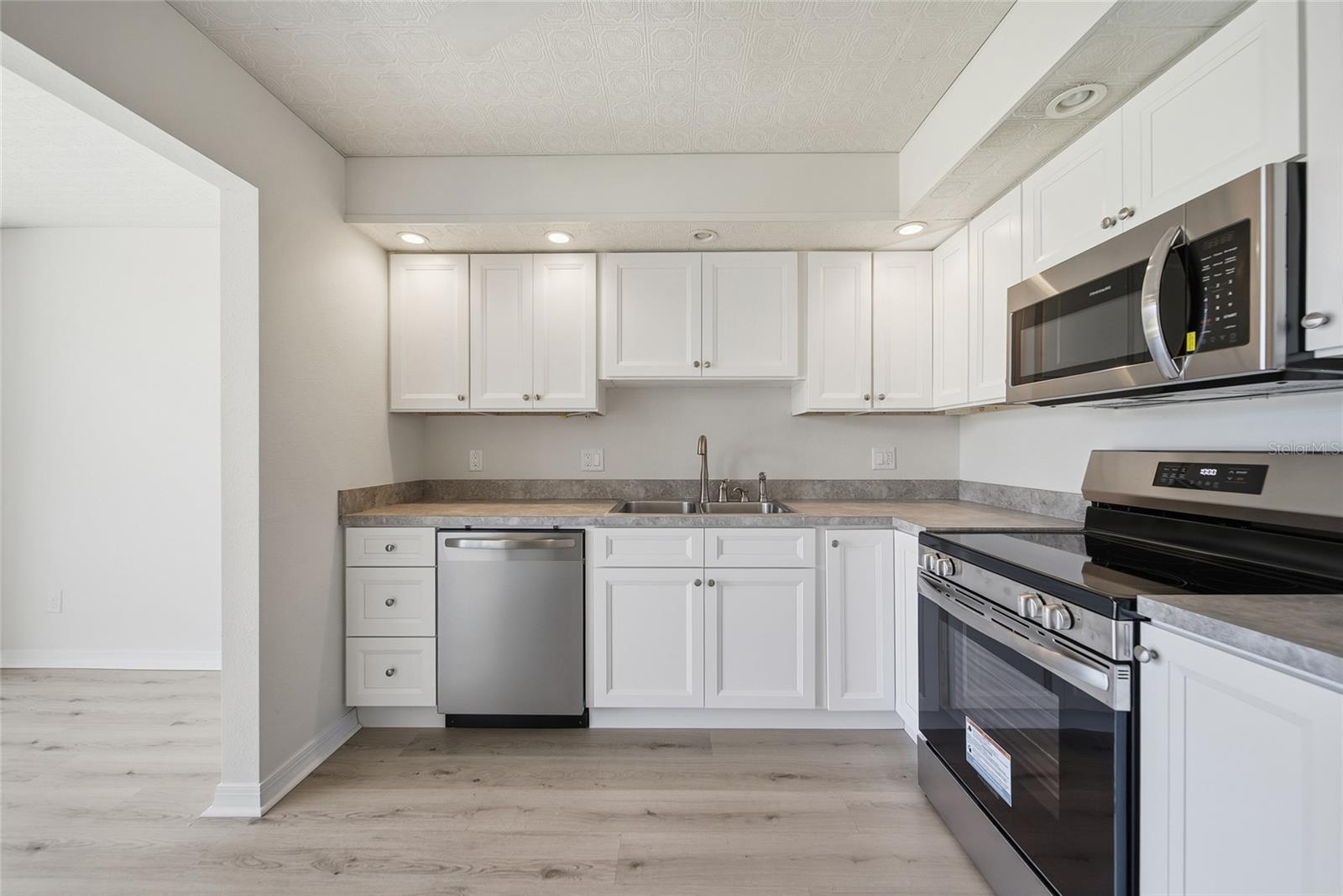 WINSTON PARK NORTHEAST - Residential