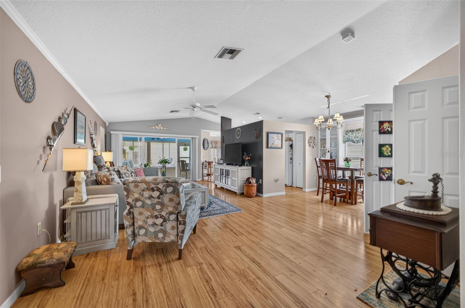 PENNBROOKE PH 02S LT S1 ORB 2145 PG 1477 - Residential Lease