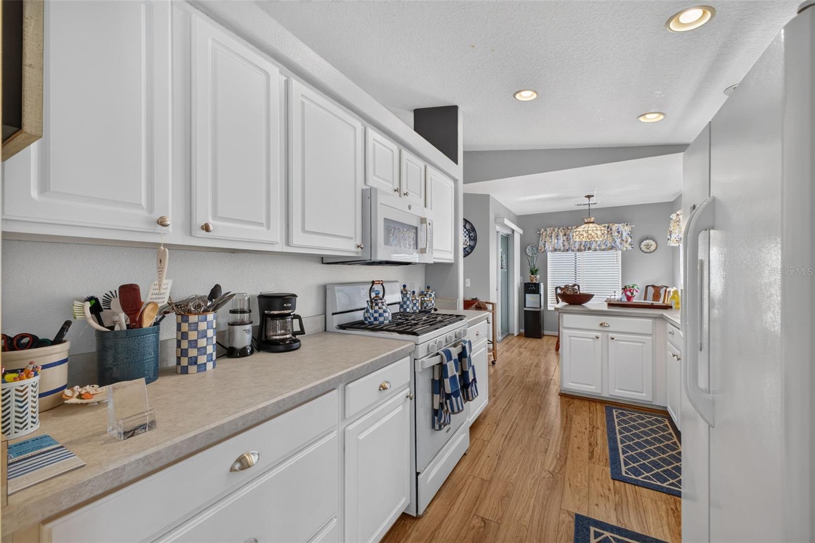 PENNBROOKE PH 02S LT S1 ORB 2145 PG 1477 - Residential Lease