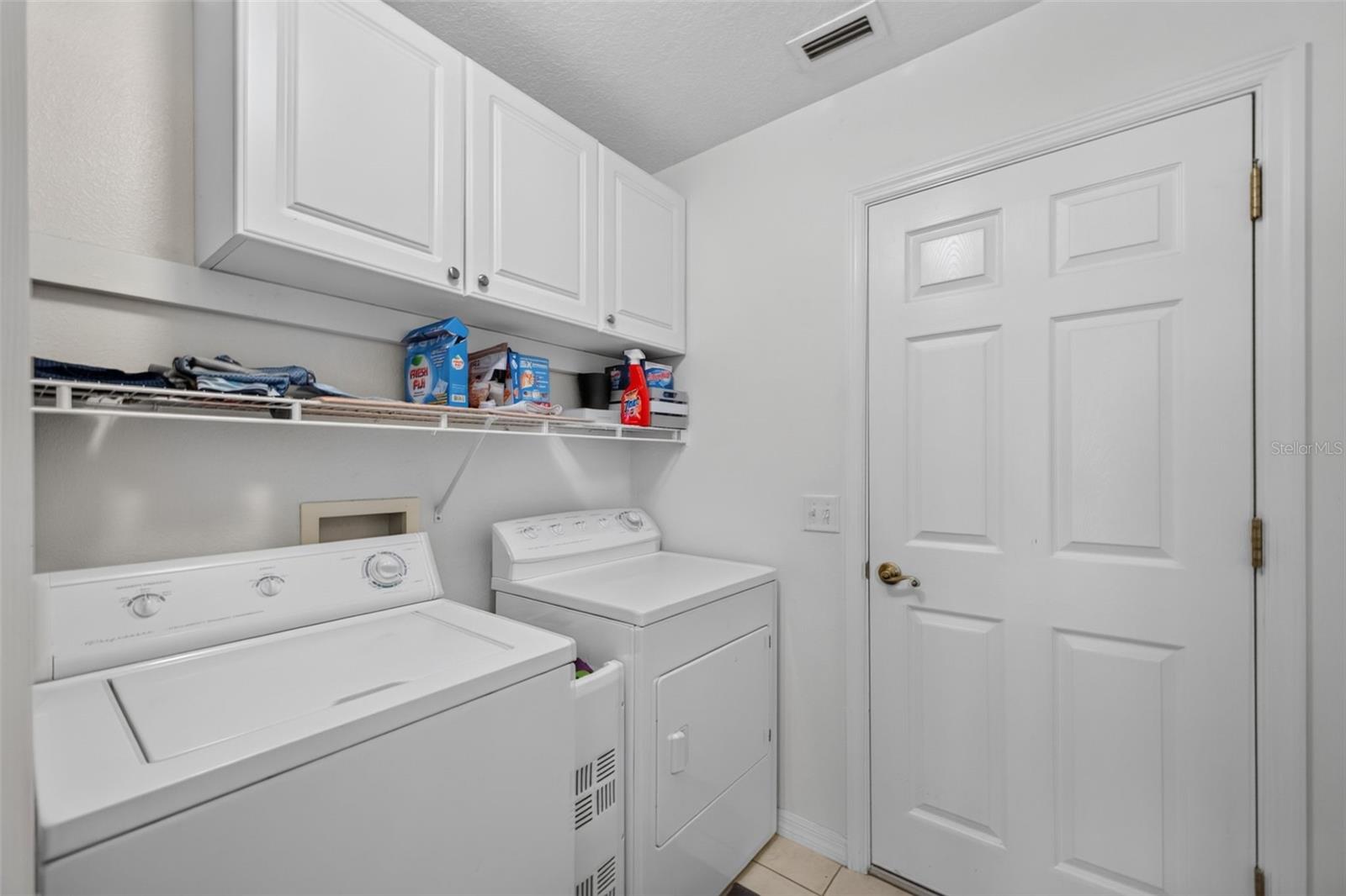PENNBROOKE PH 02S LT S1 ORB 2145 PG 1477 - Residential Lease