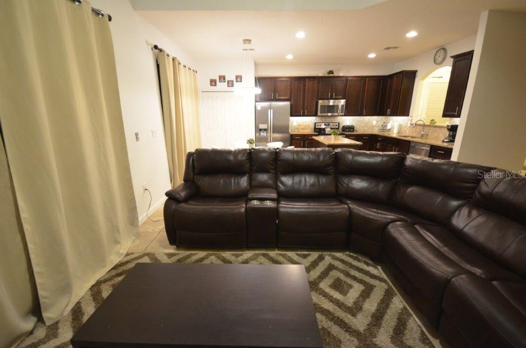 VERANDA PALMS PH 2A - Residential Lease