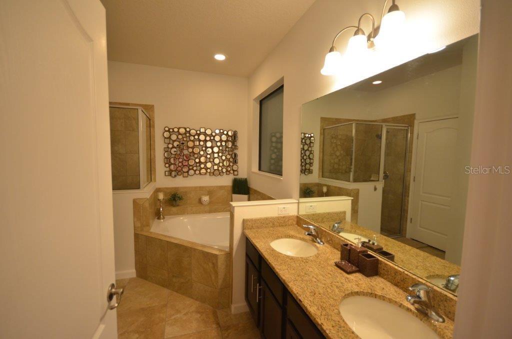 VERANDA PALMS PH 2A - Residential Lease