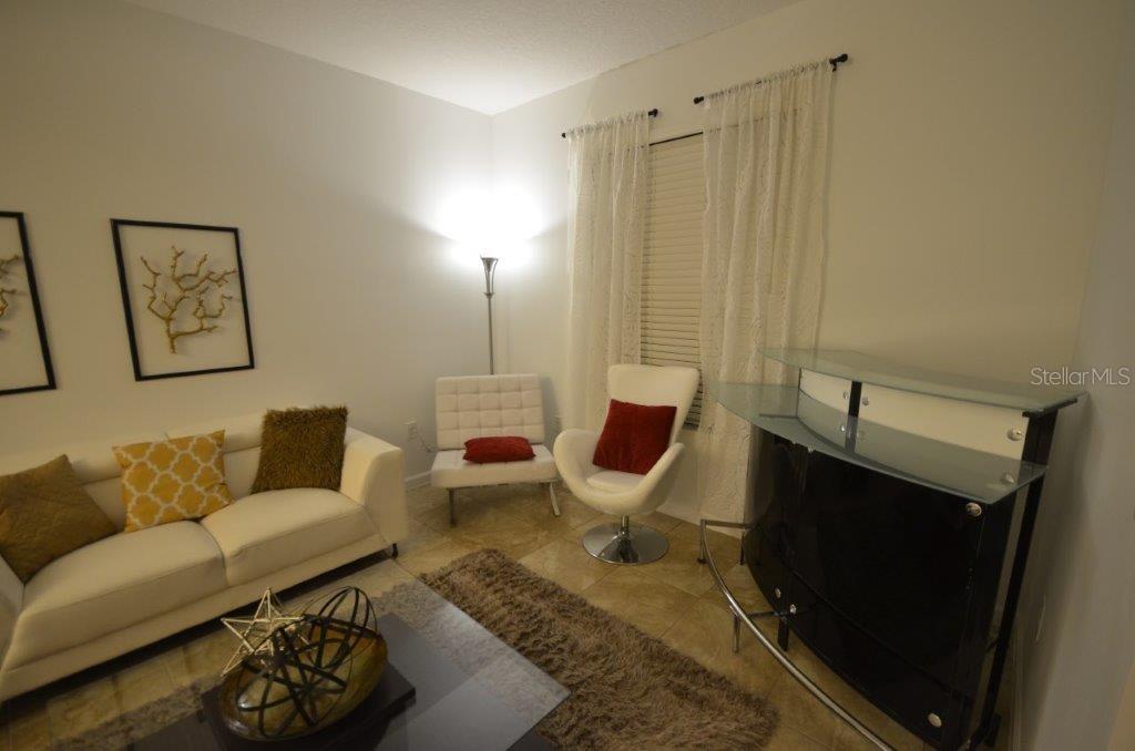 VERANDA PALMS PH 2A - Residential Lease