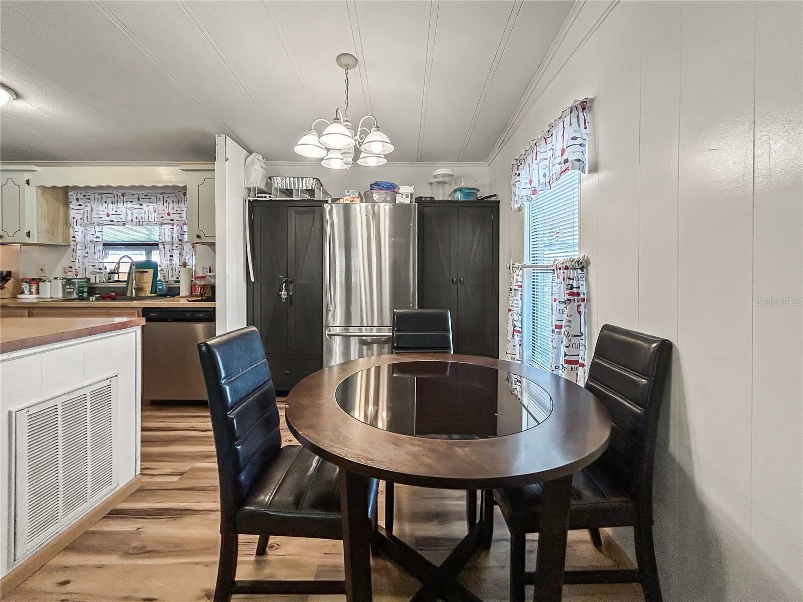 OAKS ROYAL - Residential