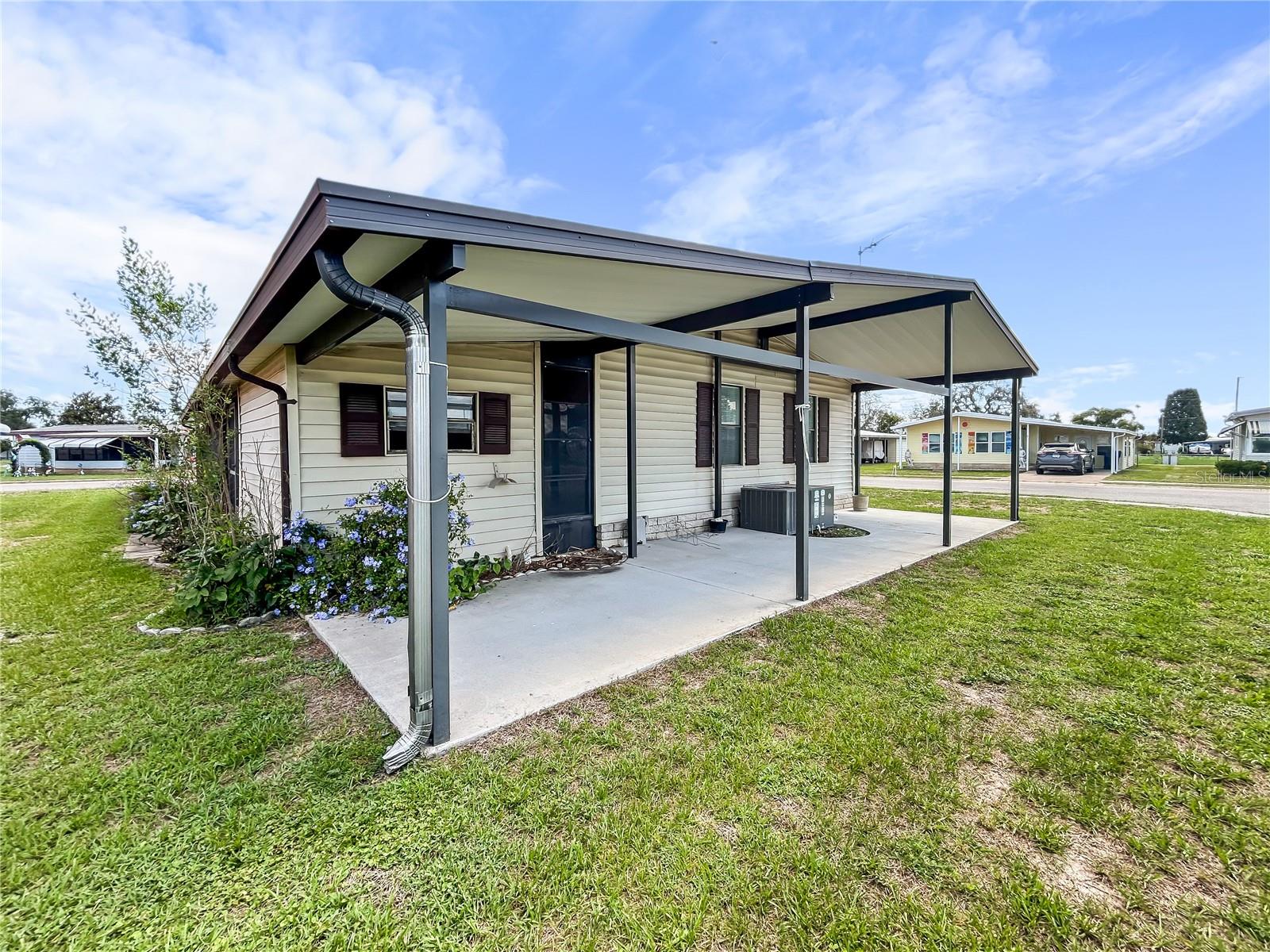 OAKS ROYAL - Residential