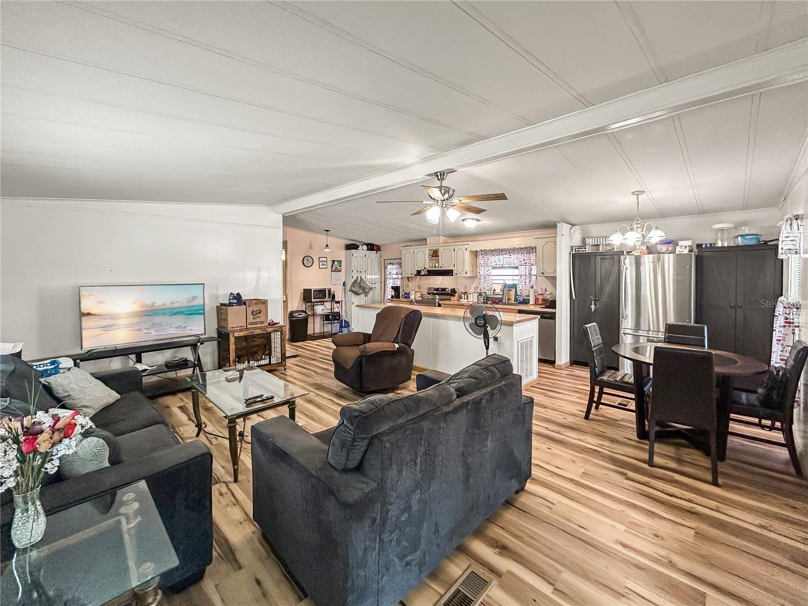 OAKS ROYAL - Residential