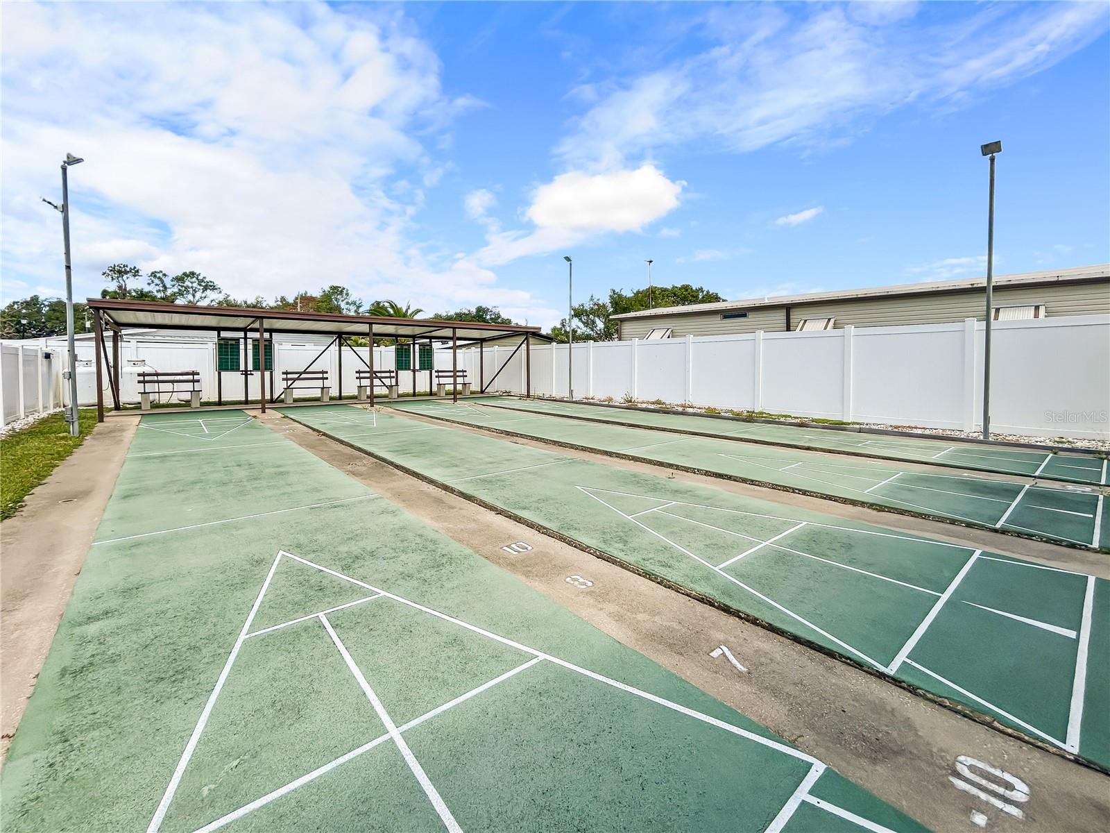 OAKS ROYAL - Residential