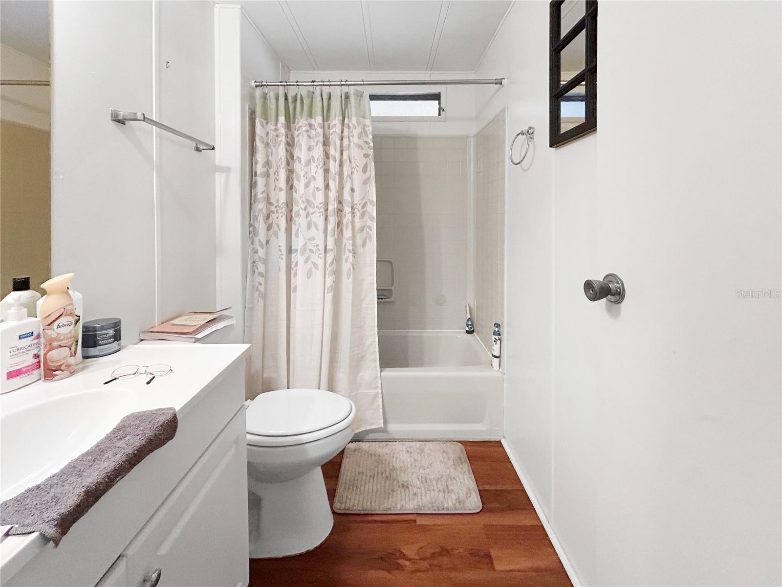 OAKS ROYAL - Residential