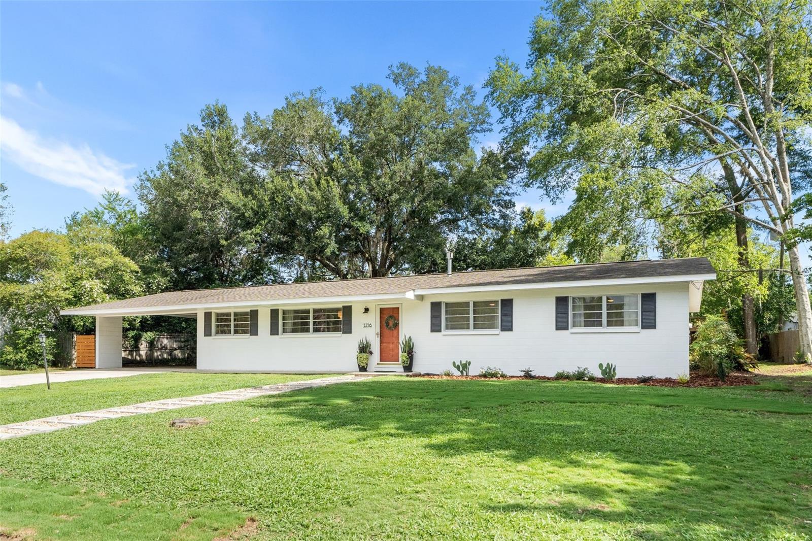 LEEWOOD - Residential