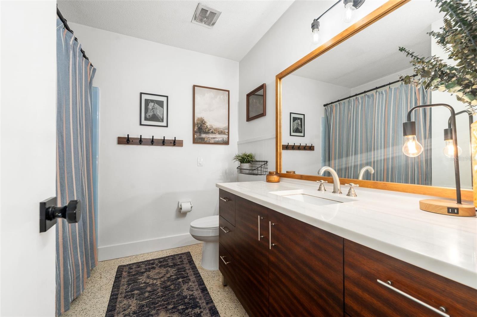 LEEWOOD - Residential
