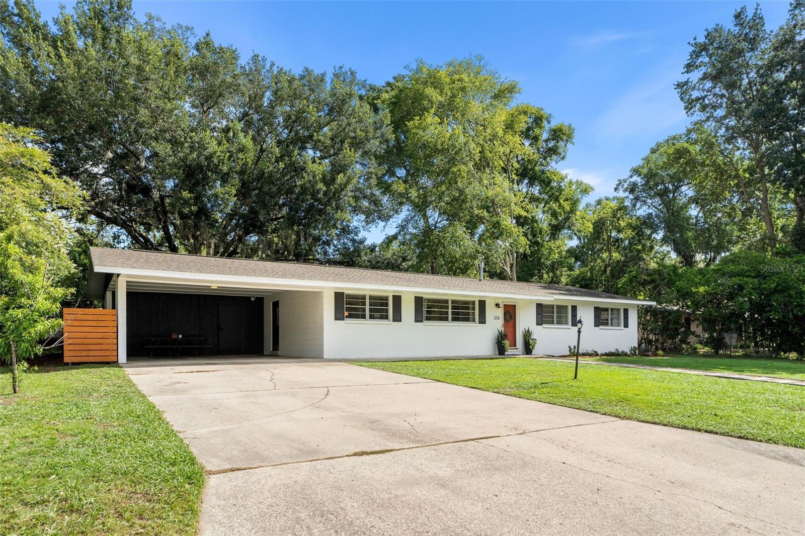 LEEWOOD - Residential