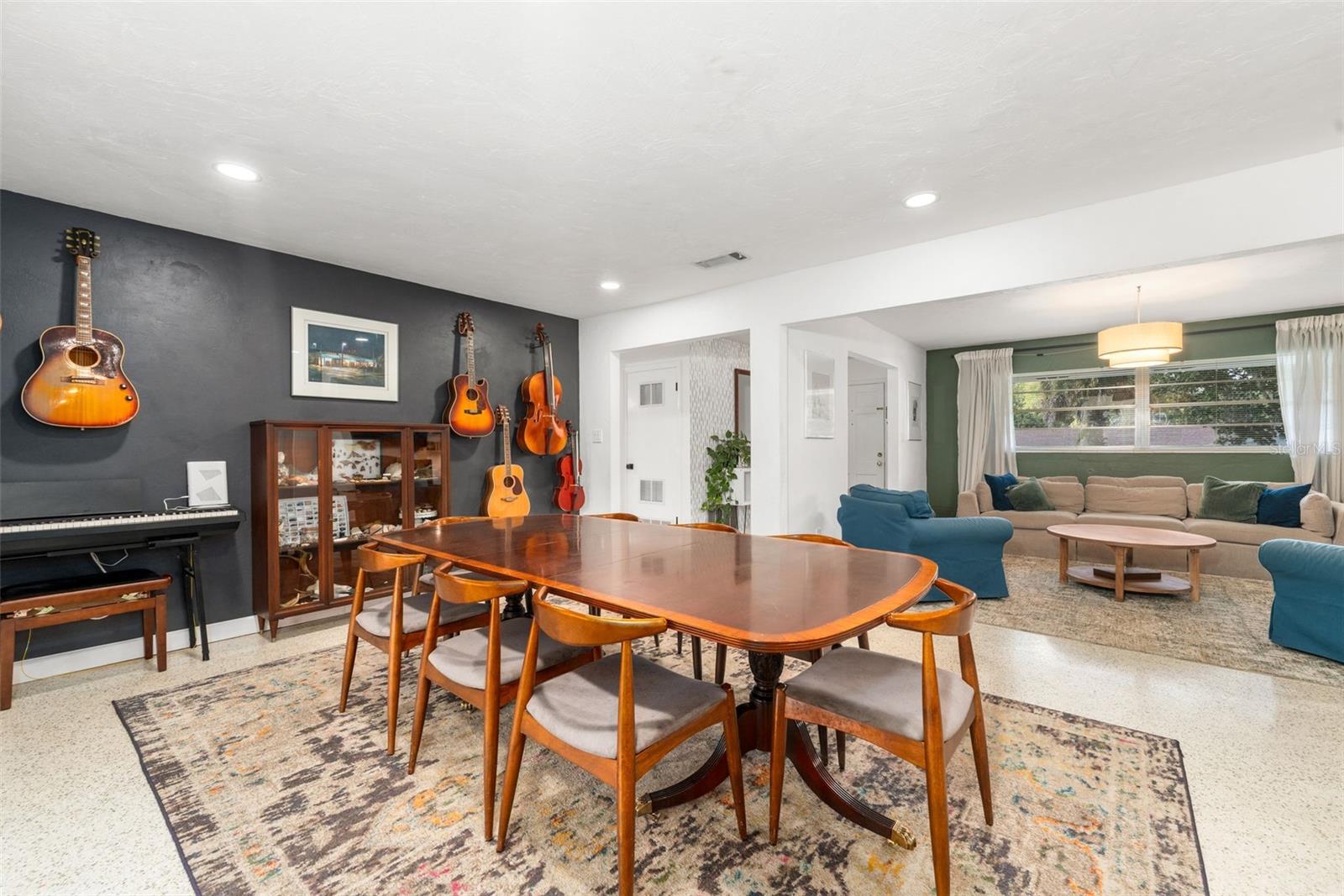 LEEWOOD - Residential