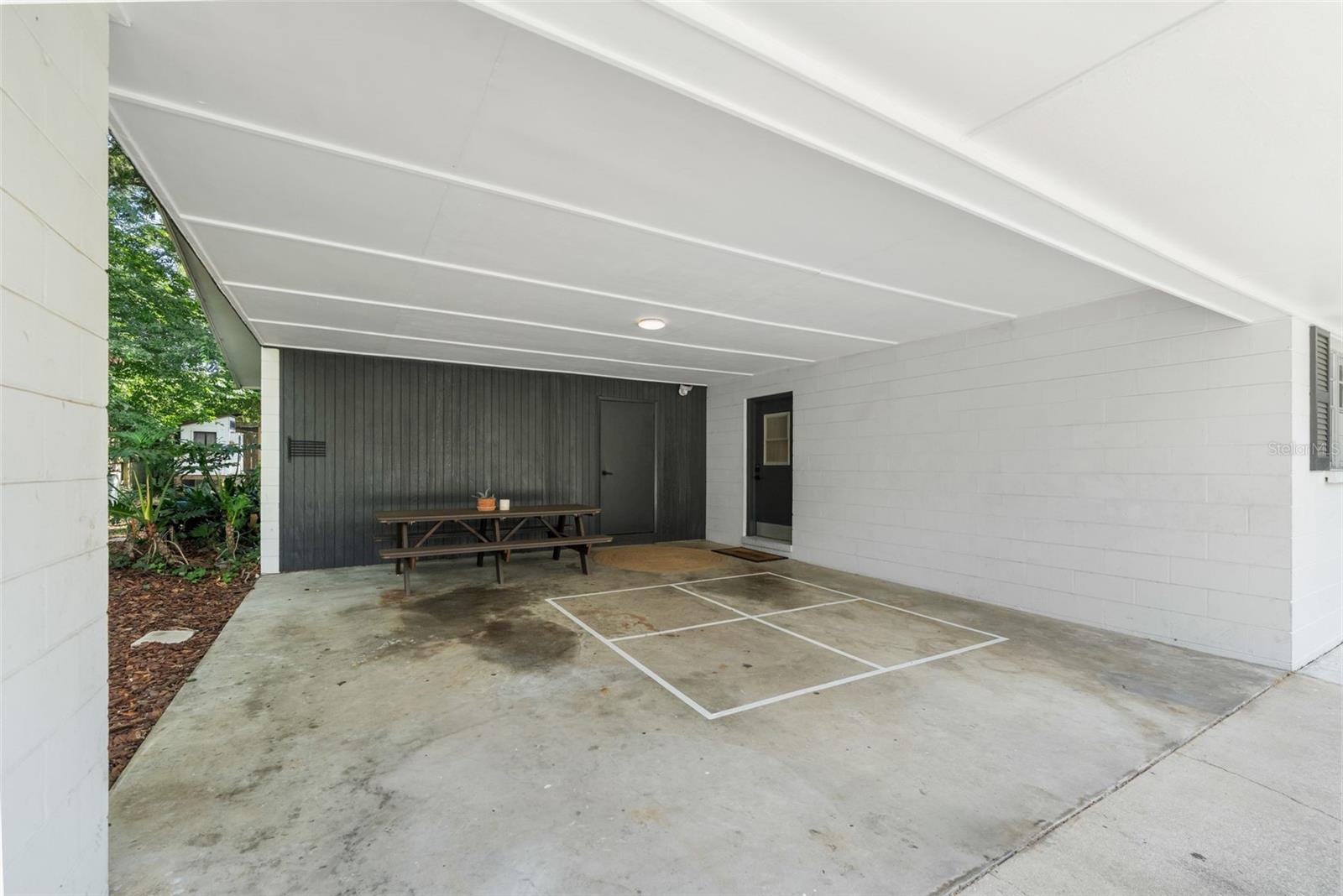 LEEWOOD - Residential