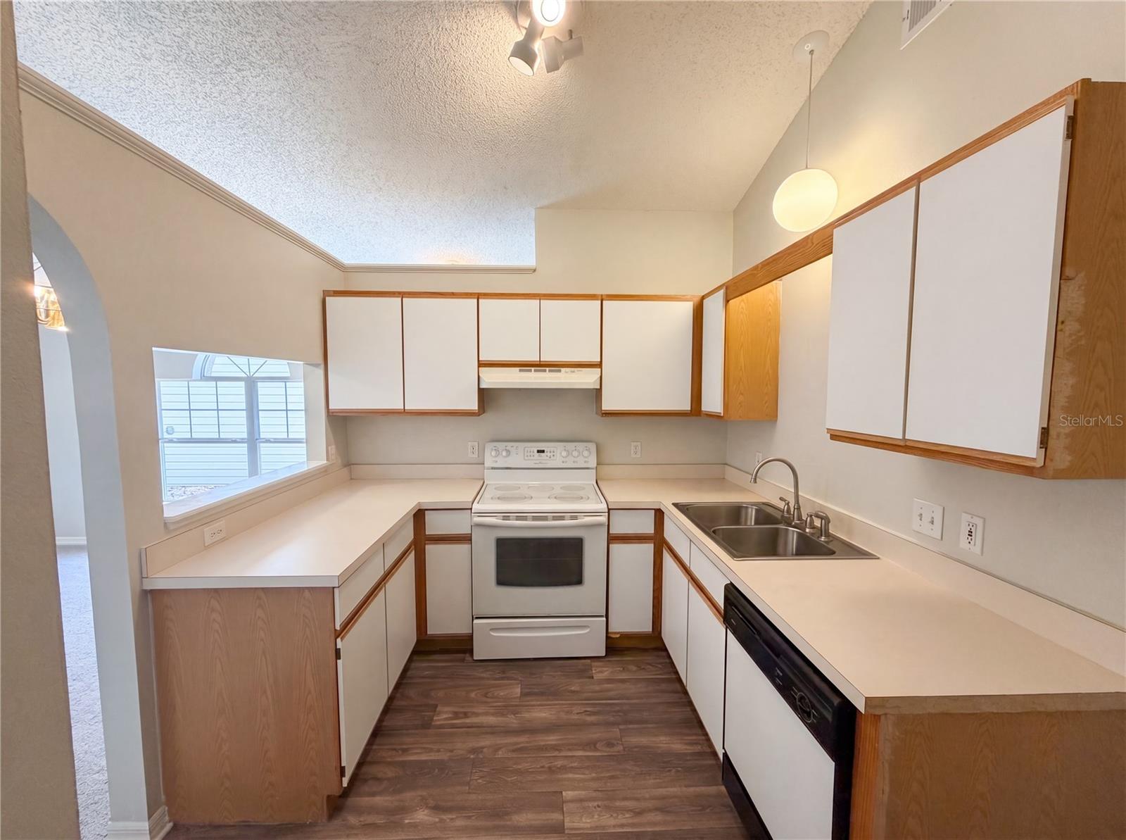 PAMALA OAKS - Residential